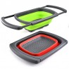 Colador de silicona plegable y extensible rojo.
