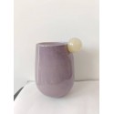 Florero mediano de 17 cm de alto purpura con esfera crema