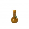 Florero de 20 cm de alto x 14 cm de base color marron y bolita verde